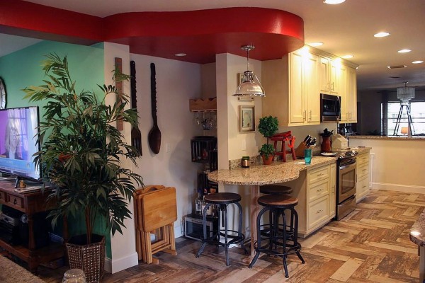 Image of dining room after home renovation by CAM Contracting of Orlando, FL.